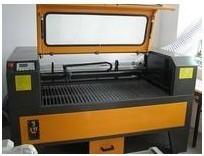 廣告展示架高速激光切割機-雕刻機_刻字機_激光切割機_切割機_拋光機_木工雕刻機_打標機_廣告雕刻機_三維切割機_激光切割機_雕刻切割_廣告新設備-中國標識網