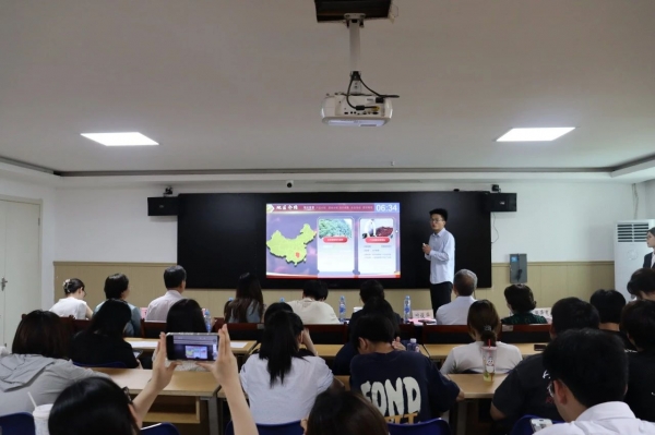 創(chuàng)新驅動，智匯醫(yī)學——醫(yī)學院成功舉辦2025年中國國際大學生創(chuàng)新大賽院賽選拔賽